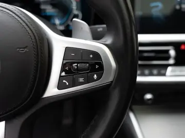 BMW 330e xDrive M-Sport LASER LED W-LAN NAVI HGSD