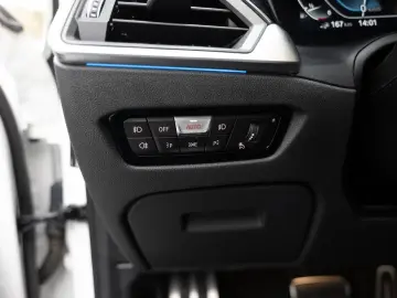 BMW 330e xDrive M-Sport LASER LED W-LAN NAVI HGSD