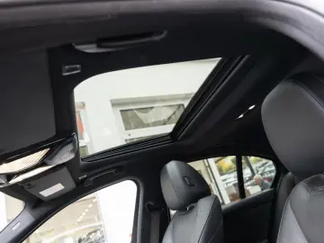 BMW 330e xDrive M-Sport LASER LED W-LAN NAVI HGSD