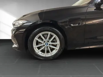 BMW 320e Limousine Facelift Live Cockpit Plus