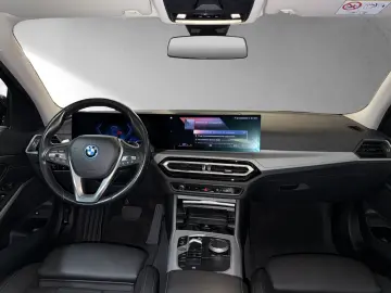 BMW 320e Limousine Facelift Live Cockpit Plus
