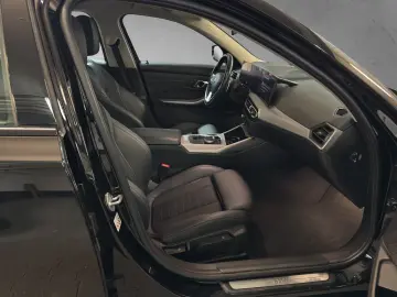 BMW 320e Limousine Facelift Live Cockpit Plus