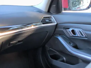 BMW 330e Lim. Sport Line LiCoProf ACC RFK HiFi SHZ