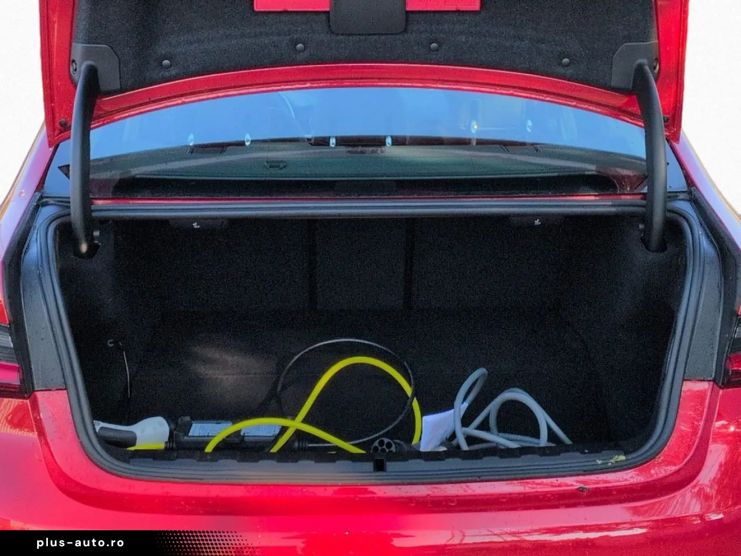 BMW 330e Lim. Sport Line LiCoProf ACC RFK HiFi SHZ