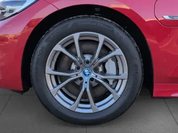 BMW 330e Lim. Sport Line LiCoProf ACC RFK HiFi SHZ