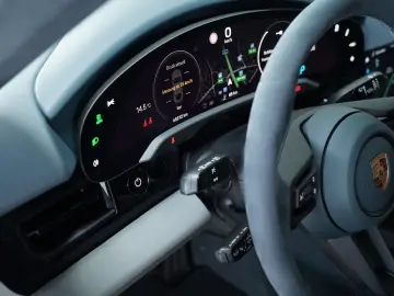 PORSCHE Taycan 4S SportDesign Matrix Chrono Display HUD
