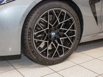 BMW M8 Cabrio Bowers & Wilkins Laserlicht Leder HUD