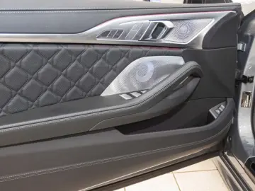 BMW M8 Cabrio Bowers & Wilkins Laserlicht Leder HUD