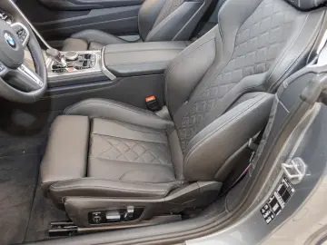 BMW M8 Cabrio Bowers & Wilkins Laserlicht Leder HUD