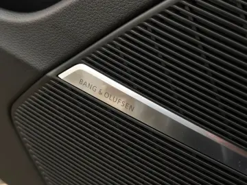 AUDI Q8 55 TFSI quattro tipt. SLINE PD HD-LASER B&O