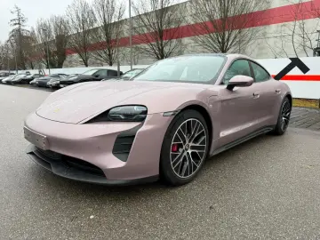 PORSCHE Taycan GTS Panodach Alu 20  Matrix Kamera 1.Hd