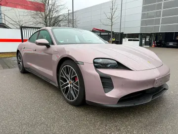PORSCHE Taycan GTS Panodach Alu 20  Matrix Kamera 1.Hd