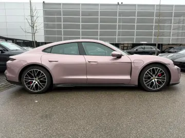 PORSCHE Taycan GTS Panodach Alu 20  Matrix Kamera 1.Hd