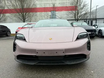 PORSCHE Taycan GTS Panodach Alu 20  Matrix Kamera 1.Hd