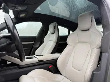 PORSCHE Taycan GTS Panodach Alu 20  Matrix Kamera 1.Hd