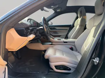 PORSCHE Taycan Panorama Bose Org. 7.950Km