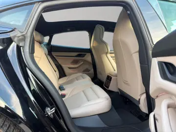PORSCHE Taycan Panorama Bose Org. 7.950Km