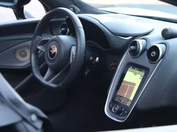 MCLAREN 570S Spider  LIFT KAMERA KERAMIK VOLLLEDER LED