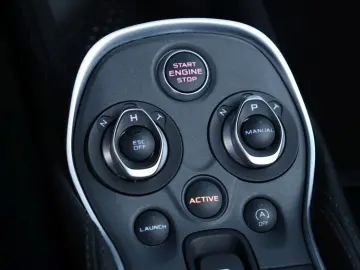 MCLAREN 570S Spider  LIFT KAMERA KERAMIK VOLLLEDER LED