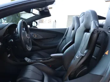 MCLAREN 570S Spider  LIFT KAMERA KERAMIK VOLLLEDER LED