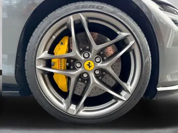 FERRARI Roma  Embleme Navi PDC Klima Leder