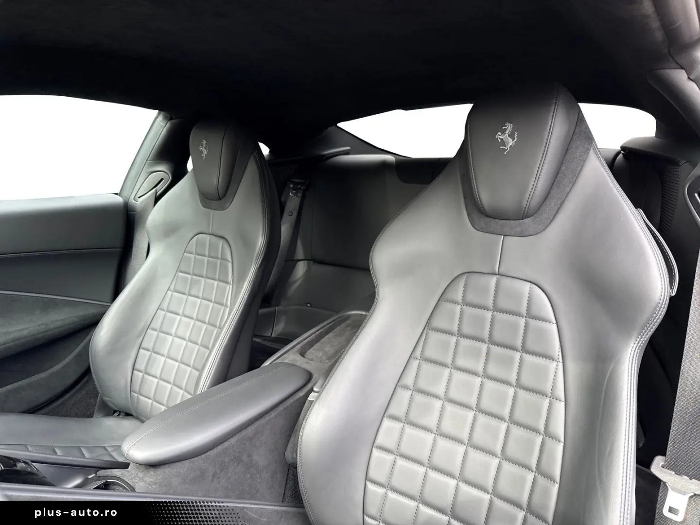 FERRARI Roma  Embleme Navi PDC Klima Leder