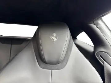 FERRARI Roma  Embleme Navi PDC Klima Leder