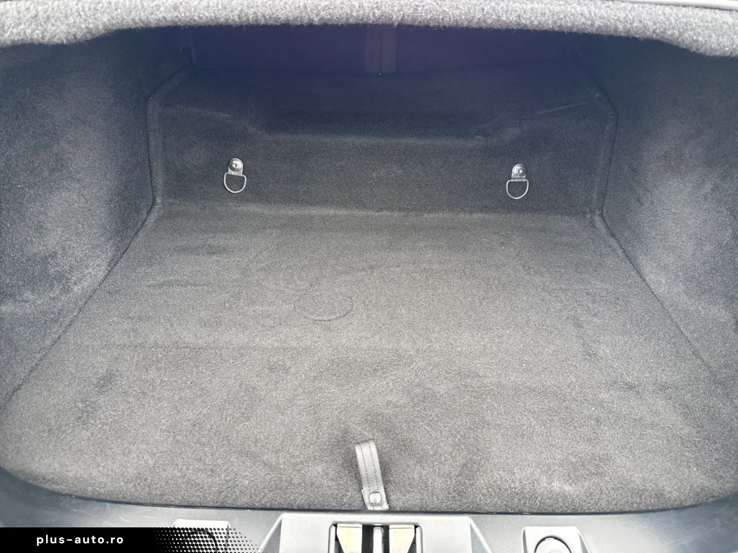 FERRARI Roma  Embleme Navi PDC Klima Leder