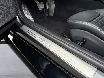 FERRARI Roma  Embleme Navi PDC Klima Leder