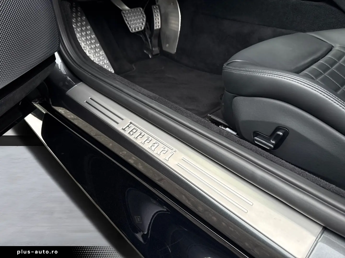 FERRARI Roma  Embleme Navi PDC Klima Leder