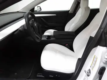 TESLA Model 3 Langstreckenbatt. Allradantrieb