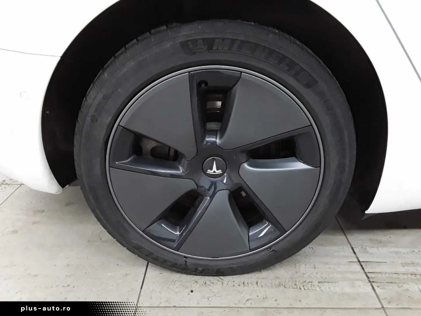 TESLA Model 3 Langstreckenbatt. Allradantrieb