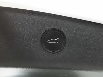 TESLA Model 3 Langstreckenbatt. Allradantrieb