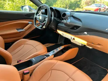 FERRARI F8 Tributo  AFS Lift Kamera PDC Karbon