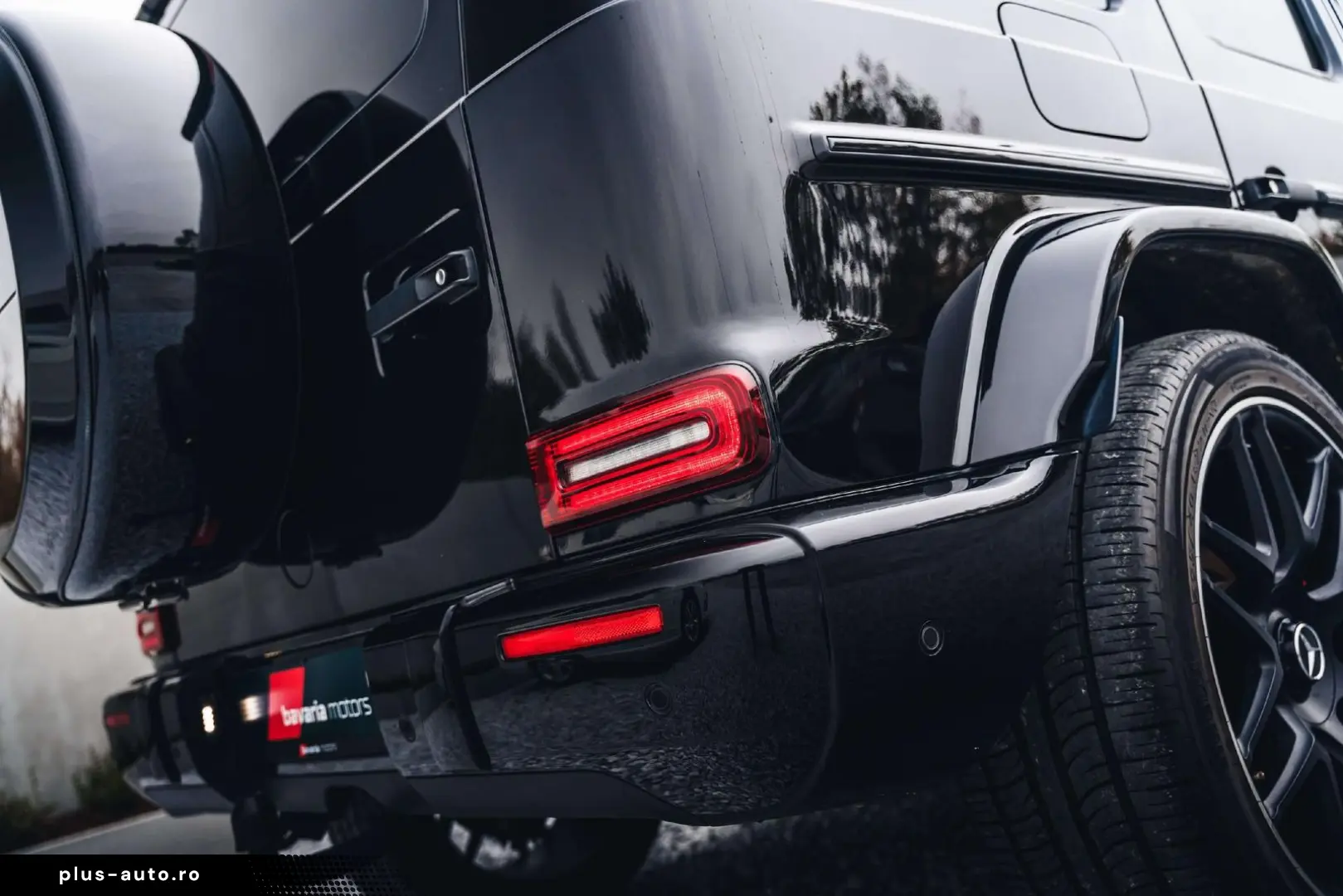 MERCEDES-BENZ G 63 AMG Burmester   Night Package