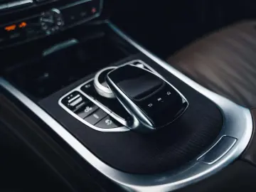 MERCEDES-BENZ G 63 AMG Burmester   Night Package