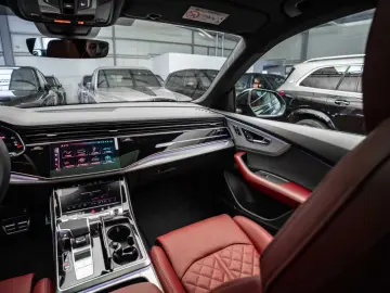 Audi SQ8 TFSI Quattro   Full   Head-Up   23    2026