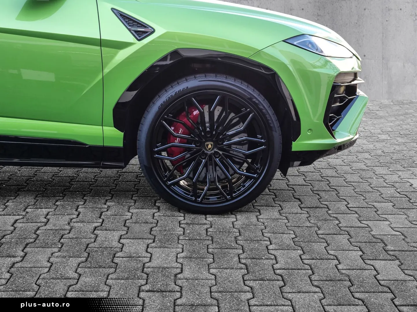 LAMBORGHINI Urus SE Verde Selvans  Big Interior Carbon Pack