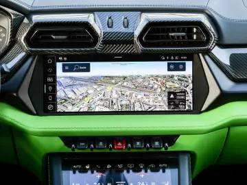 LAMBORGHINI Urus SE Verde Selvans  Big Interior Carbon Pack