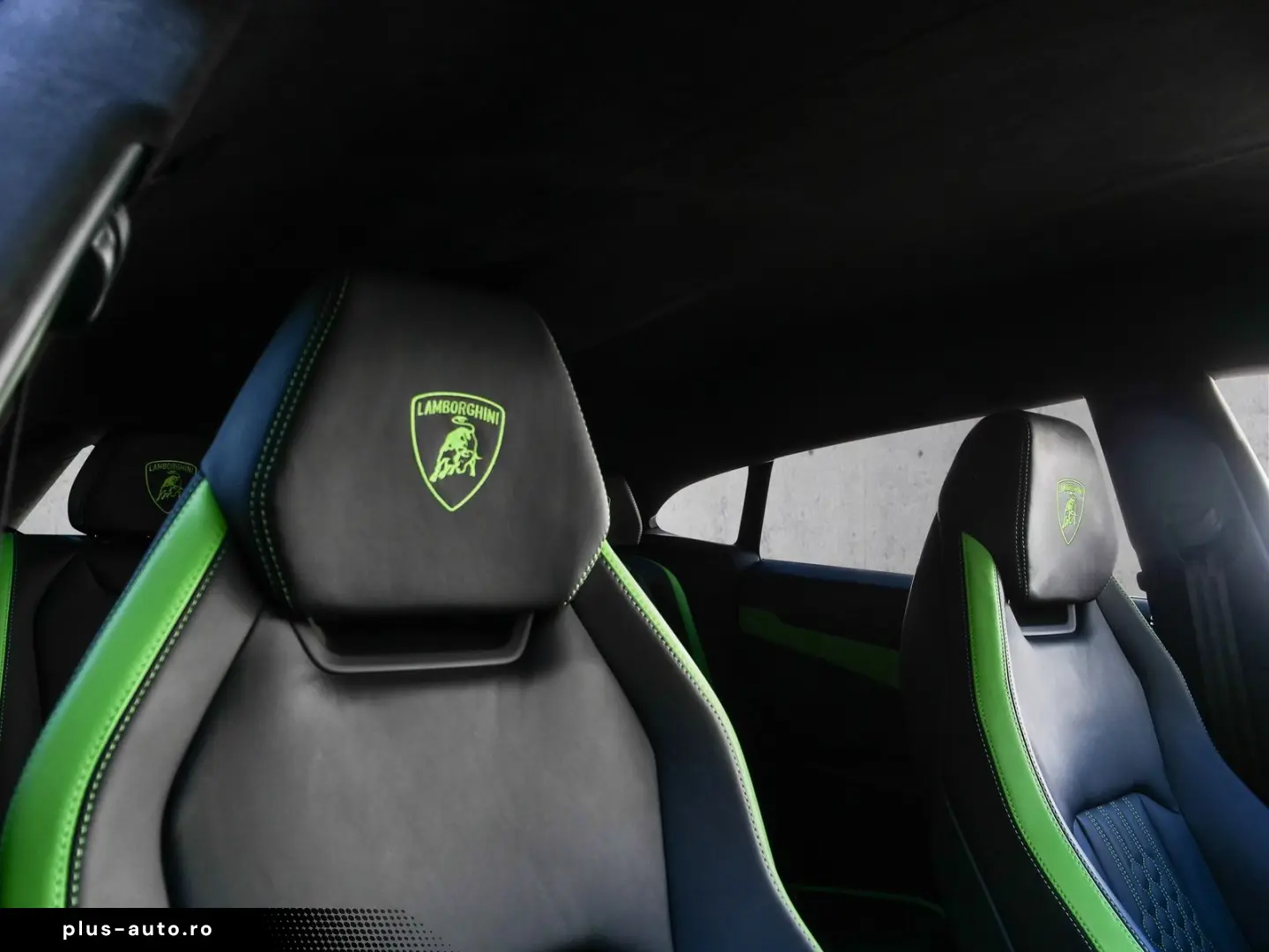 LAMBORGHINI Urus SE Verde Selvans  Big Interior Carbon Pack