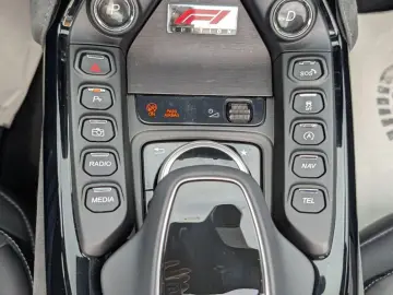 ASTON MARTIN Vantage Roadster F1 Ed. CARBON 360 GARA&hellip;