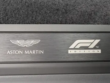 ASTON MARTIN Vantage Roadster F1 Ed. CARBON 360 GARA&hellip;