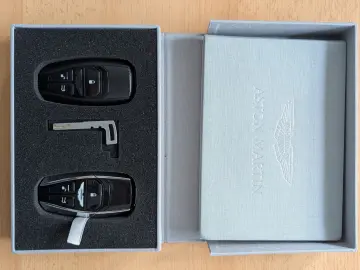 ASTON MARTIN Vantage Roadster F1 Ed. CARBON 360 GARA&hellip;