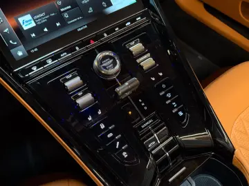 Aston Martin DB12 Volante   NEW MODELYEAR 2026