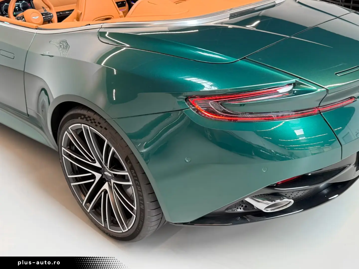 Aston Martin DB12 Volante   NEW MODELYEAR 2026