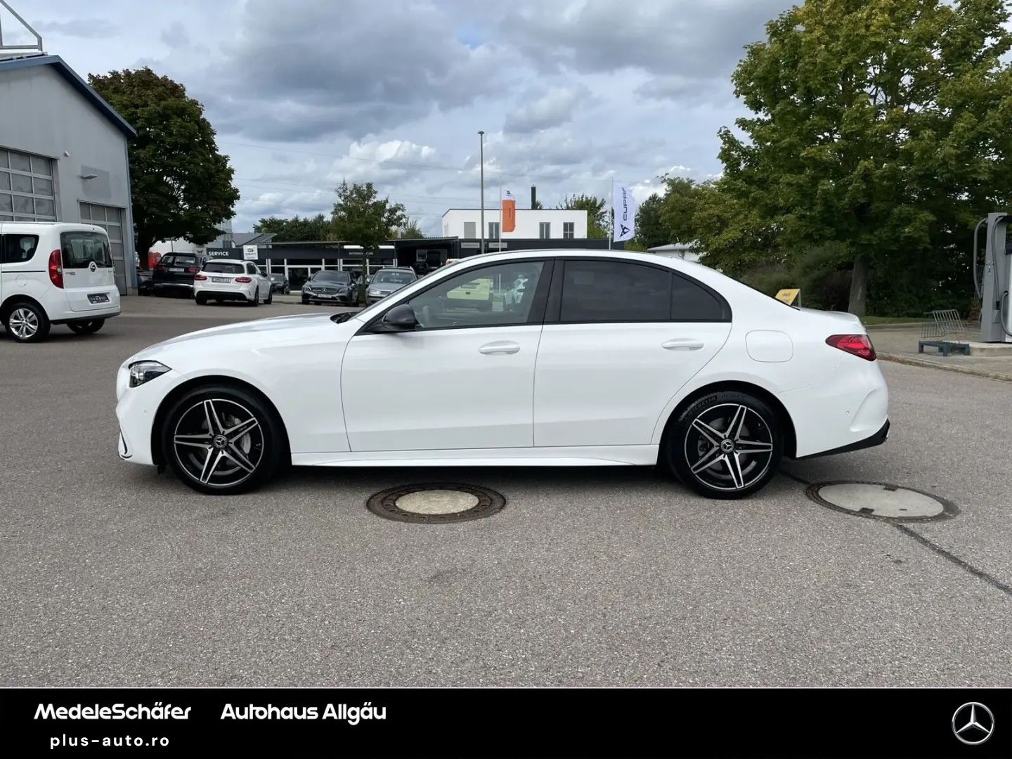 MERCEDES-BENZ C 300 e 4MATIC AMG Night D-Light Dist Memory