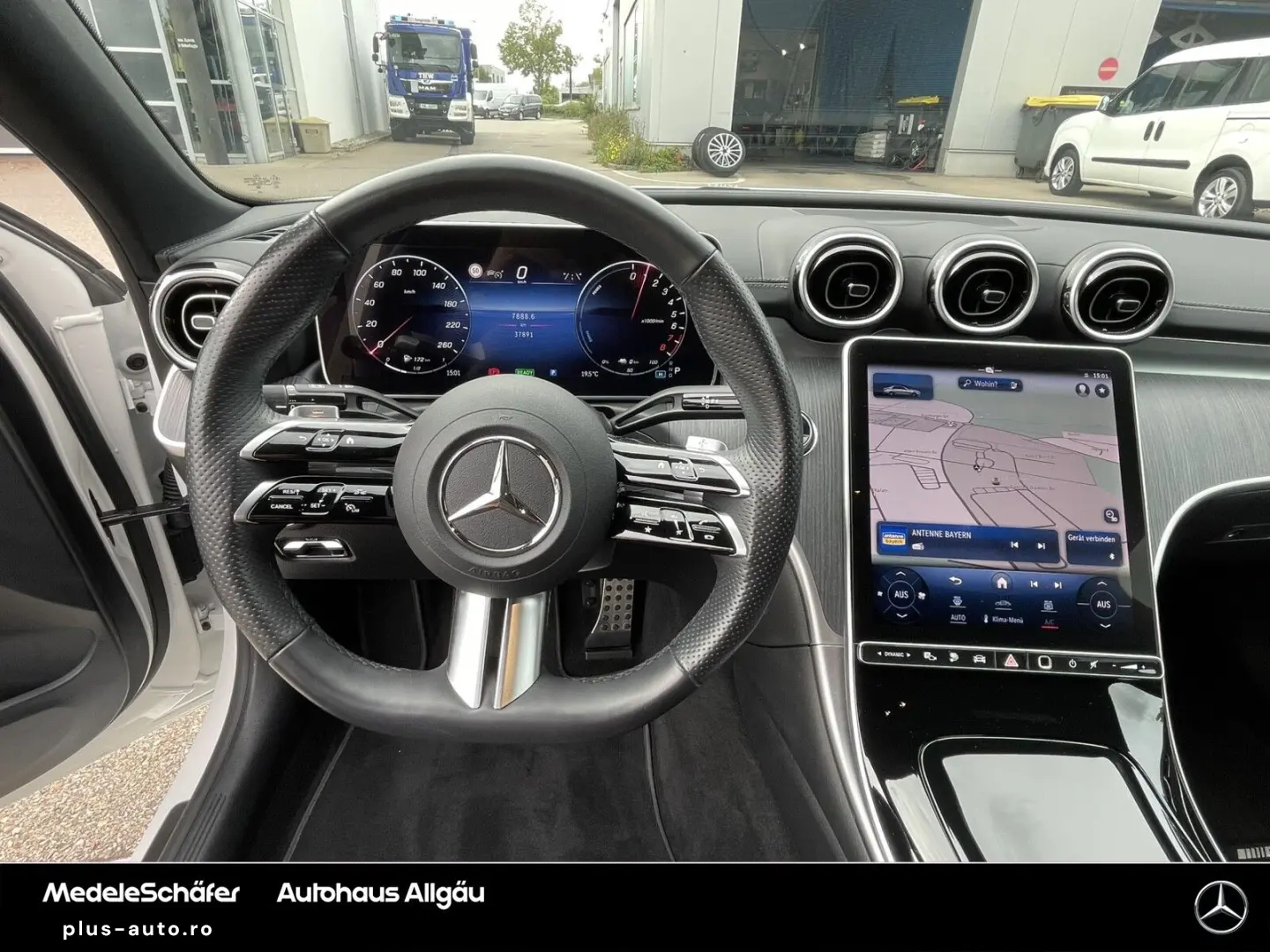 MERCEDES-BENZ C 300 e 4MATIC AMG Night D-Light Dist Memory