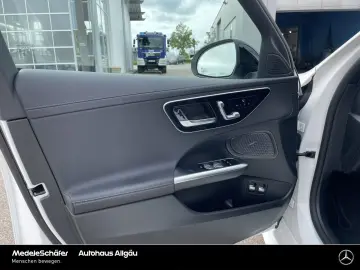 MERCEDES-BENZ C 300 e 4MATIC AMG Night D-Light Dist Memory