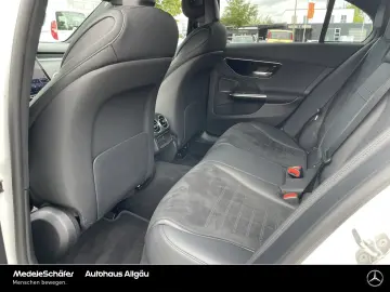 MERCEDES-BENZ C 300 e 4MATIC AMG Night D-Light Dist Memory