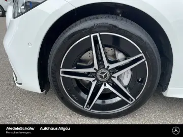 MERCEDES-BENZ C 300 e 4MATIC AMG Night D-Light Dist Memory